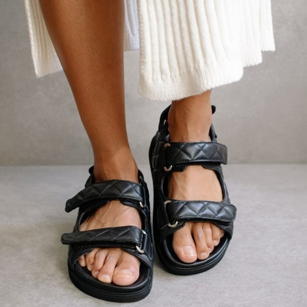 Alohas Hook Loop Black Quilted Velcro Sandals Sz 38 7 7.5 Like Chanel Dad